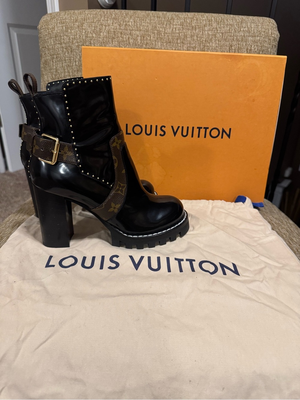 AUTHENTIC LV LOUIS VUITTON STAR TRAIL MONOGRAM BOOTS SIZE 37 *Worn Only Once*
